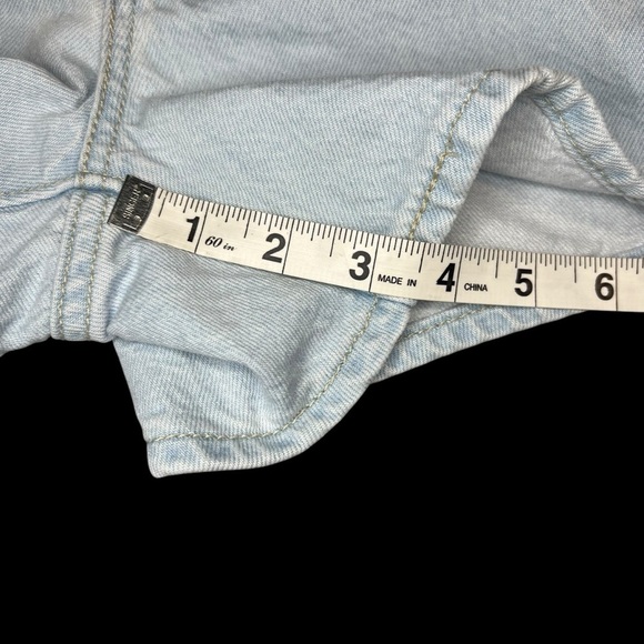 Levi’s Premium Jean shorts - Picture 11 of 15